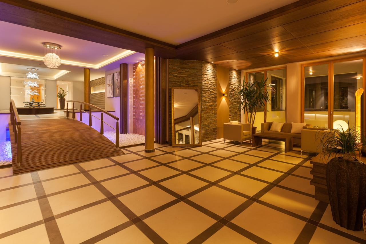 Hotel Kronblick เคียเนส ภายนอก รูปภาพ