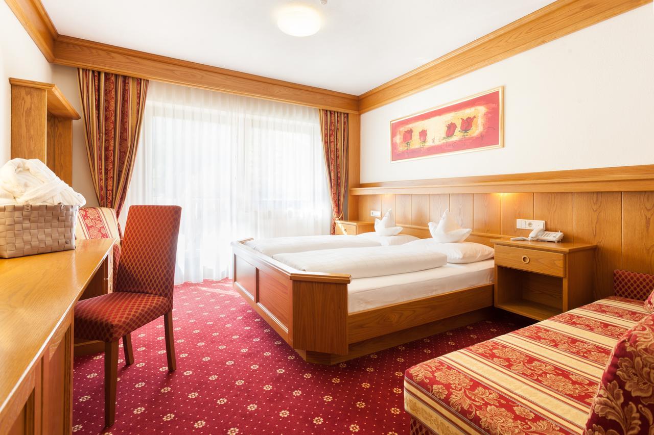 Hotel Kronblick เคียเนส ภายนอก รูปภาพ