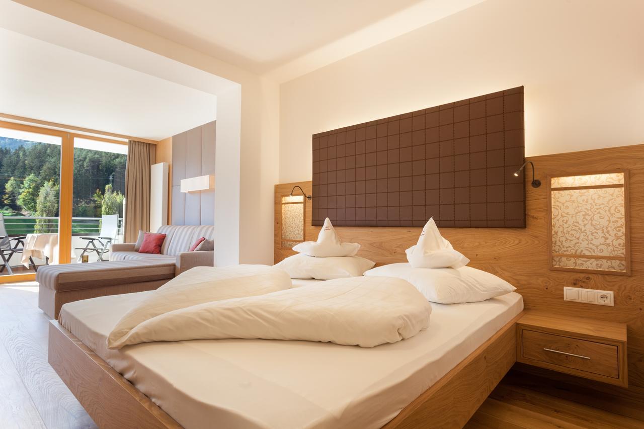 Hotel Kronblick เคียเนส ภายนอก รูปภาพ